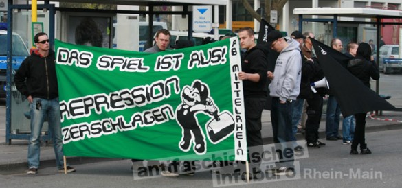 Neonazis des "Aktionsbüro Mittelrhein" bei Aufmarsch in Trier